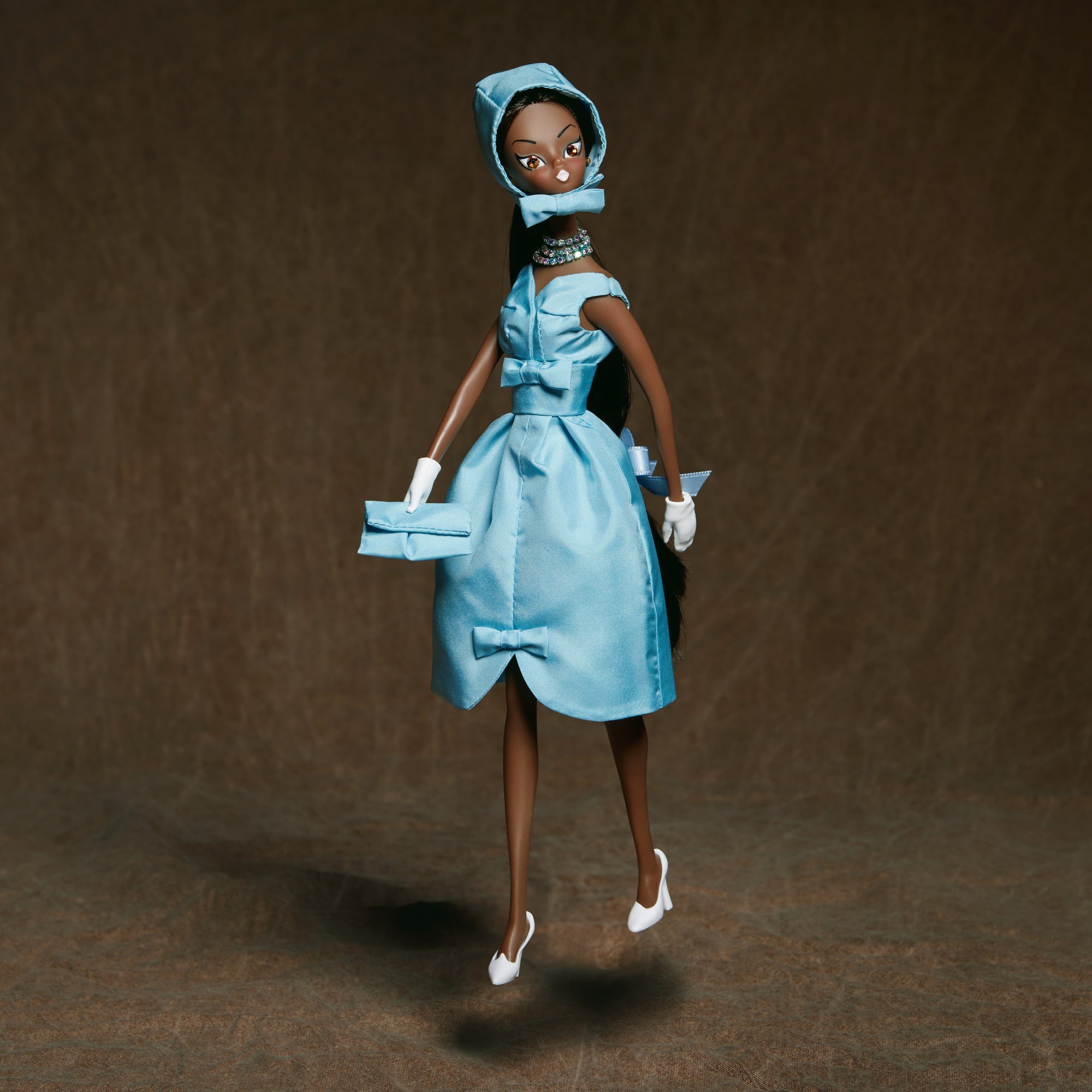 Marni dressed in blue "Bonnette"