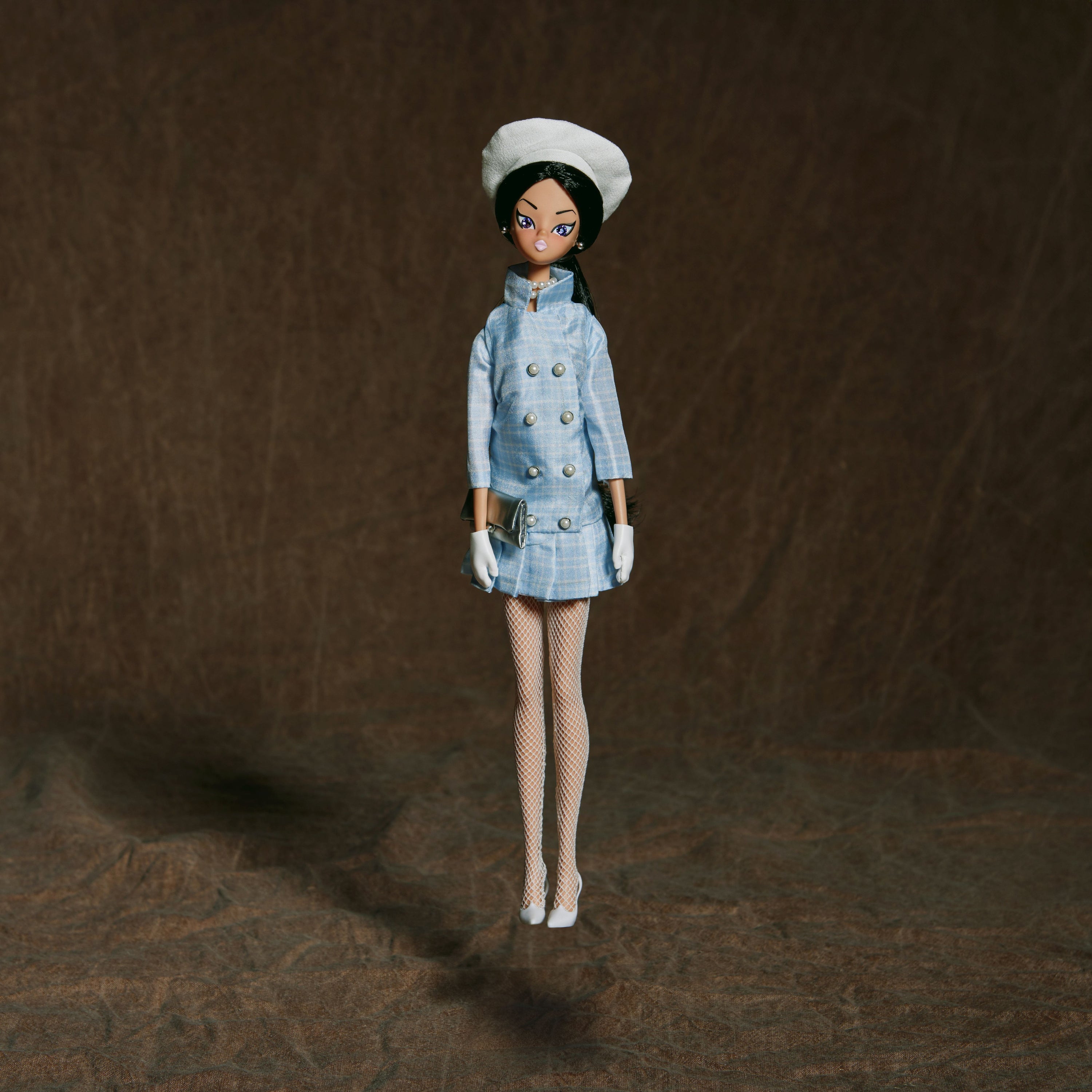 Lilac dressed in light blue "Sailorette"