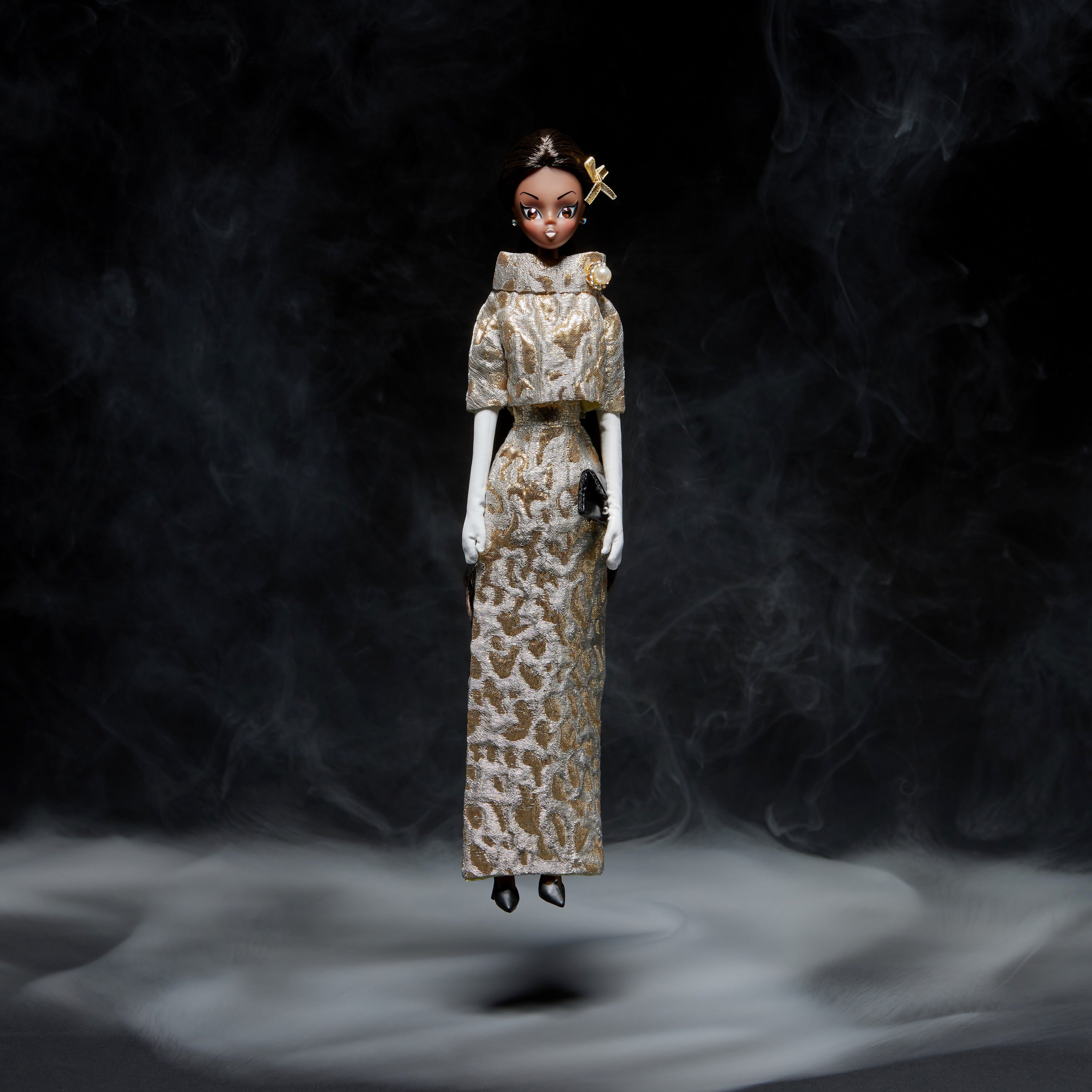 Marni dressed in golden "Operette"