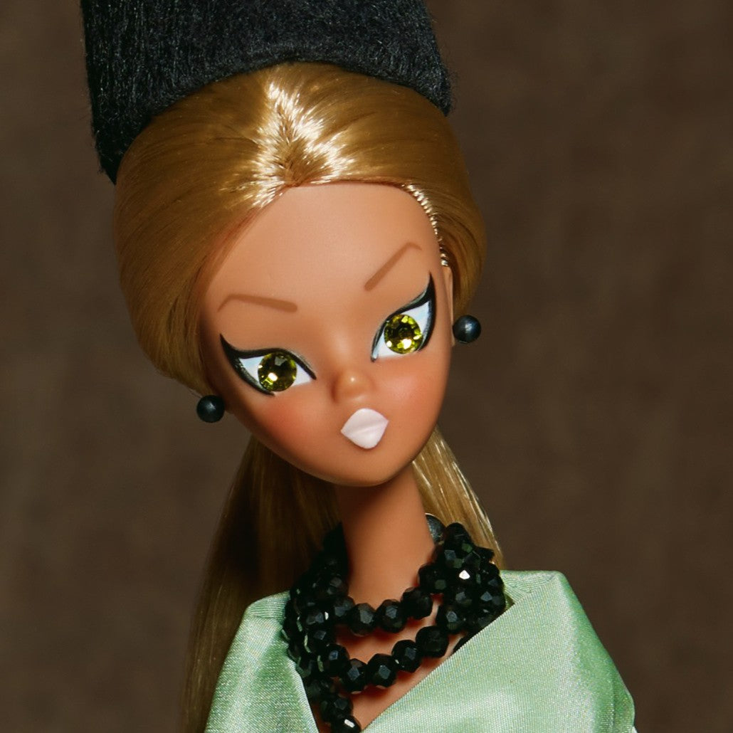 Gogo dressed in mint "High Societette"